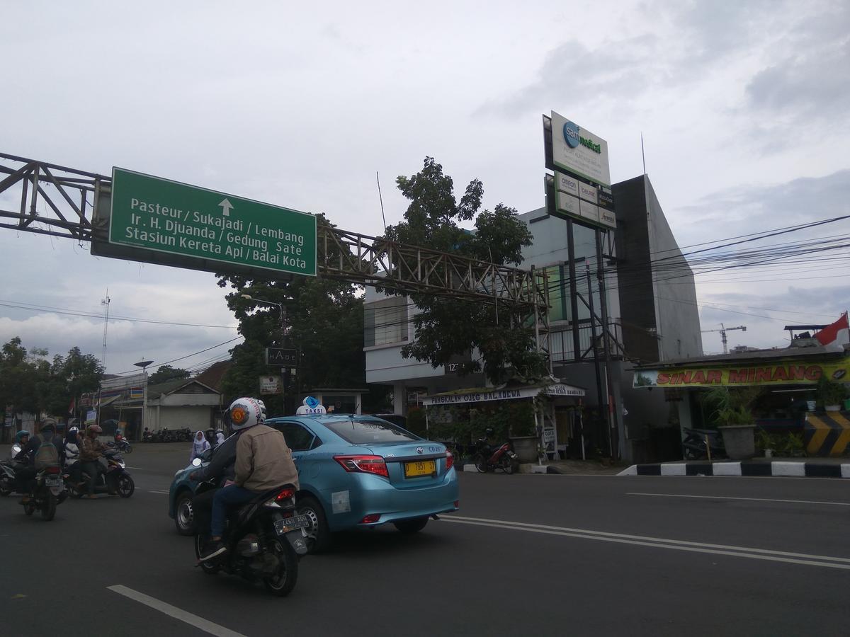 Peony Guesthouse Bandung Bagian luar foto